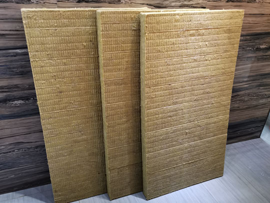 巖棉板有自己的材料優(yōu)勢